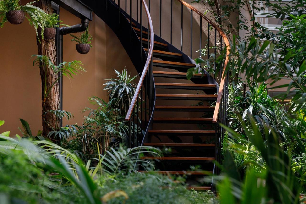 Hotel Thrive, A Tropical Courtyard Katmandú Exterior foto