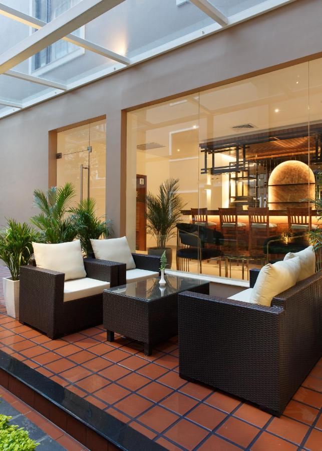 Hotel Thrive, A Tropical Courtyard Katmandú Exterior foto